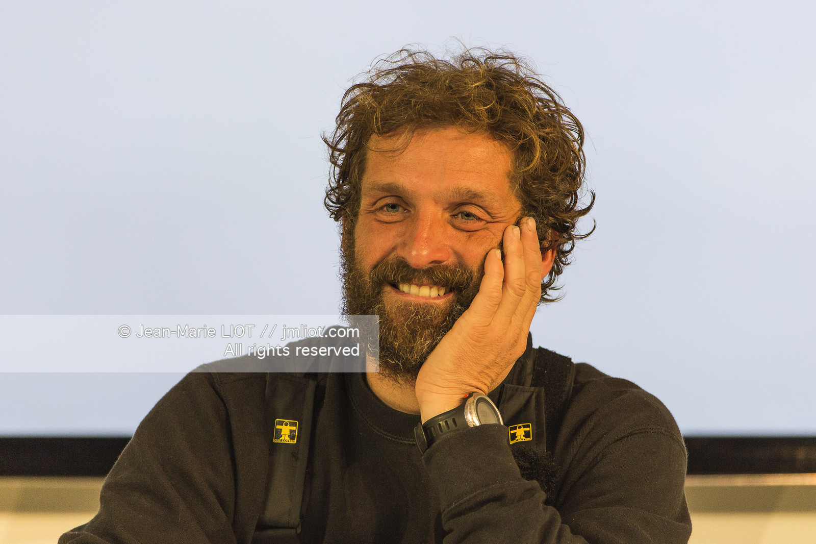 VENDEE GLOBE 2016-2017 - ARRIVEE ERIC BELLION - COMME UN SEUL HOMME