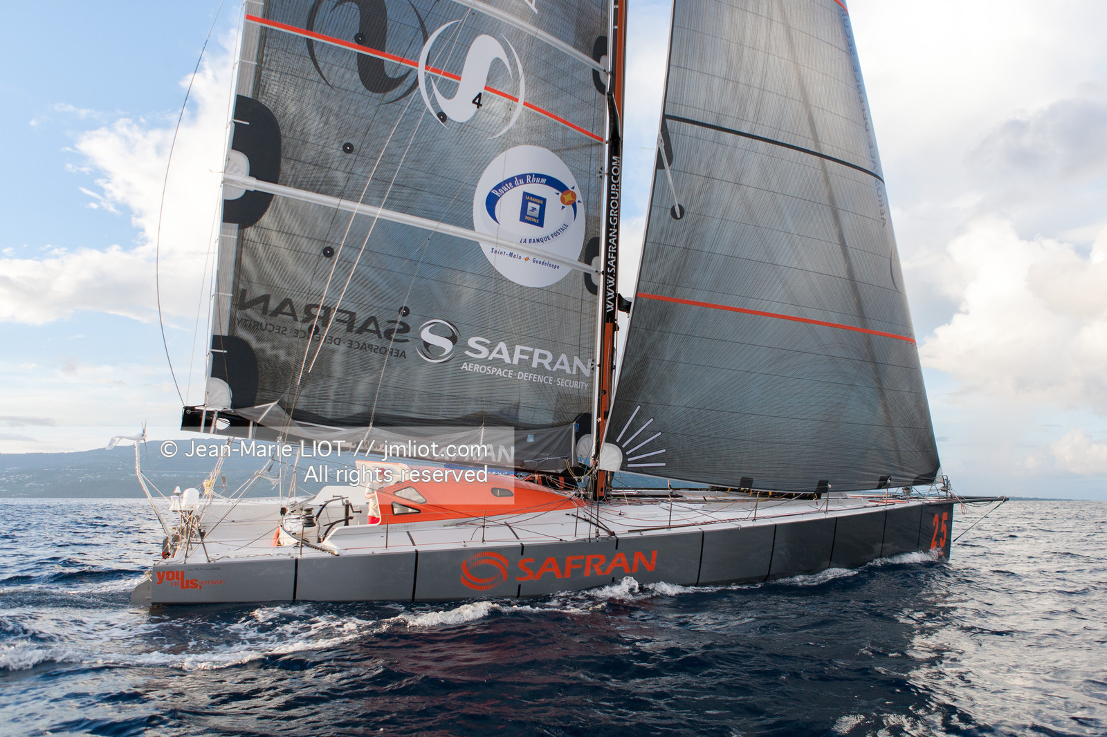 ROUTE DU RHUM 2010 - ARRIVEE DE MARC GUILLEMOT