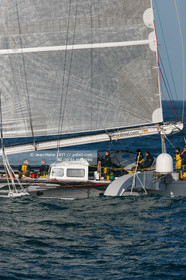 .Start Jules Verne Trophy maxi trimaran Geronimo, skipper Olivier de Kersauzon, on décember 28, 2004, Photo Jean-Marie LIOT - www.jmliot.com
