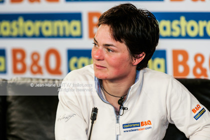 .   .Start Ellen MacArthur onboard maxi-trimaran B&Q Castorama, trying to beat Solo Handed Round the World record, in Falmouth (GB), on november 27, 2004, photo : Jean-Marie LIOT - www.jmliot.com