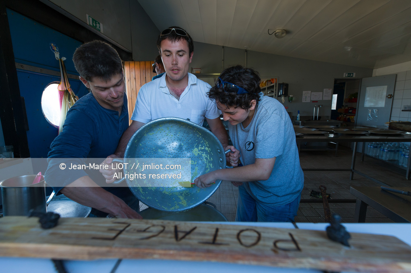 VOILES ET VOILIERS - ECOLE DE VOILE DES GLENANS