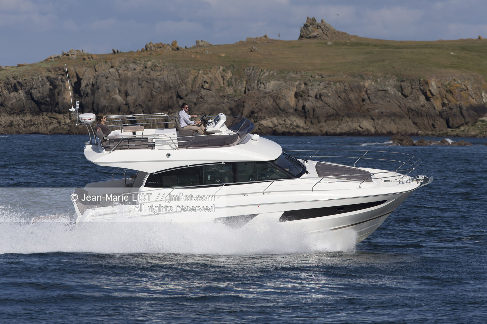 PRESTIGE 420 - PRESTIGE YACHTS