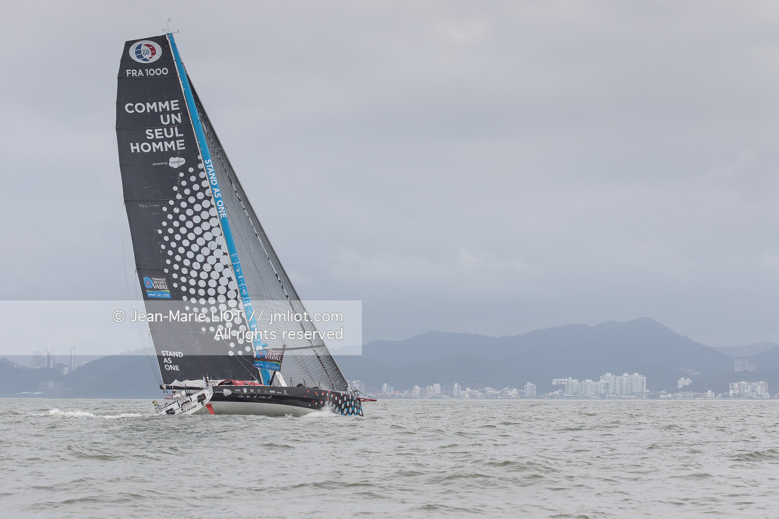 Itajaï (Brazil) le 13 November 2015, arrivée de Eric Bellion et Sam Goodchild à bord de l'imoca comme un seul homme. Photo © Jean-Marie Liot   DPPI..