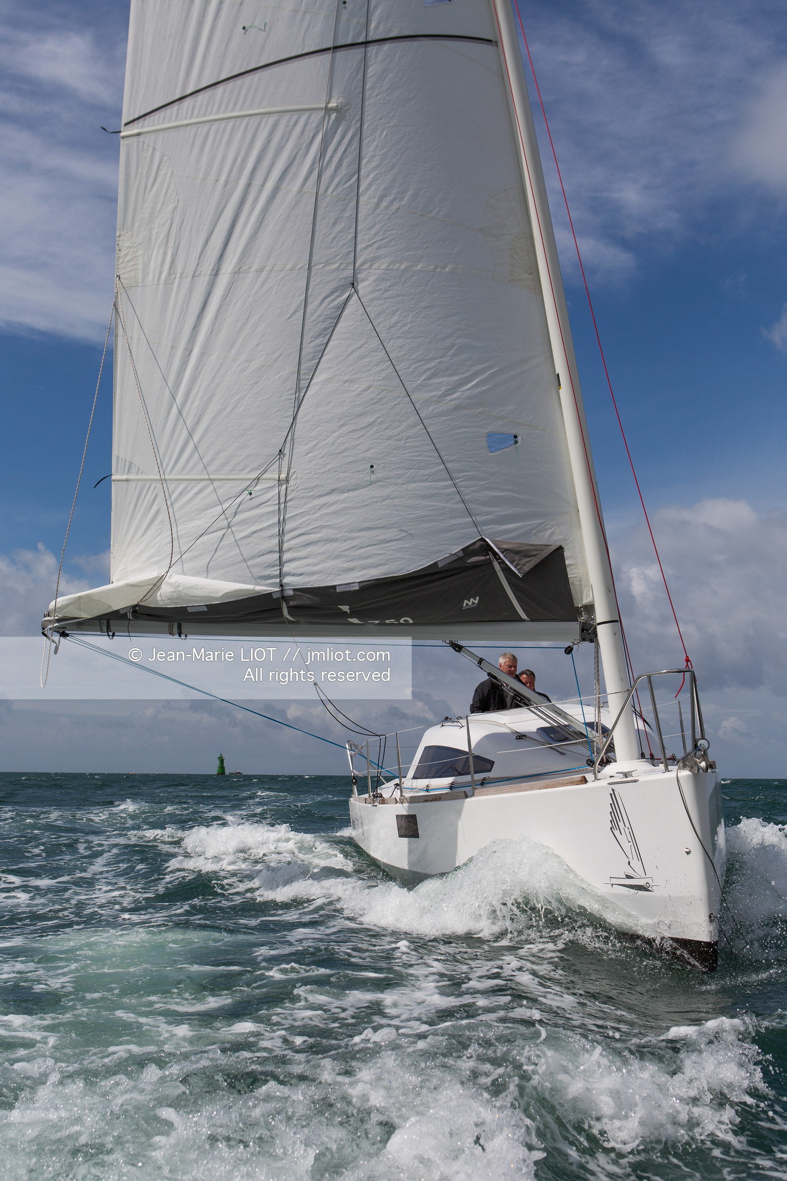 IKONE 750 - YACHT MAGAZINE ALLEMAGNE