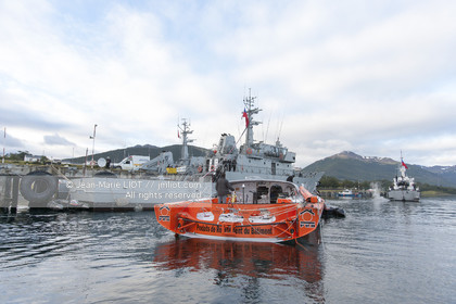 090107VG09_L7A4874