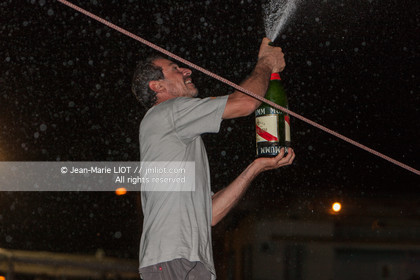 ROUTE DU RHUM 2010 - ARRIVEE DE MARC GUILLEMOT