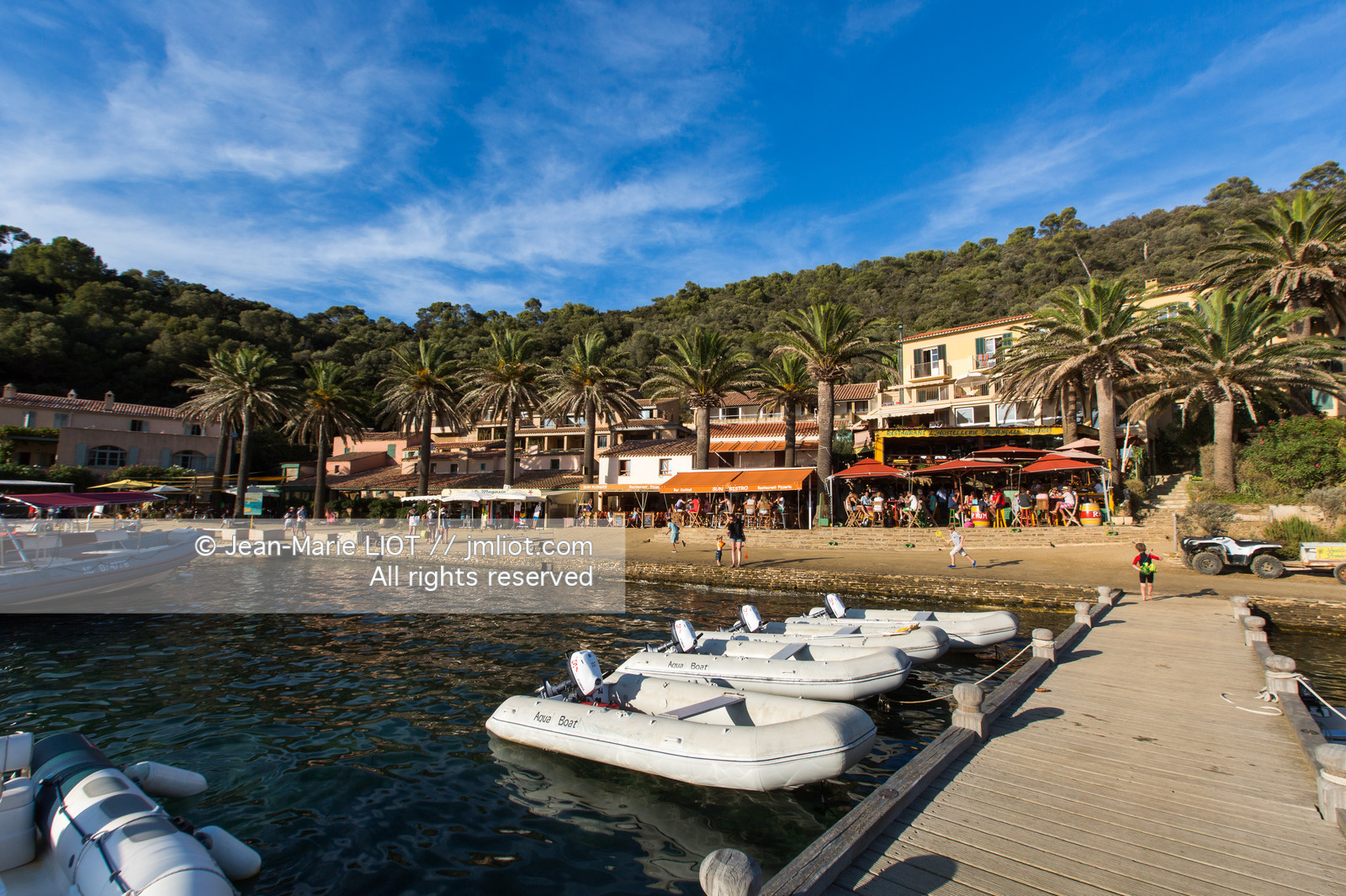 Port-Cros, au large d'Hyères dans le département du Var, petite île de 4 km de long est une réserve de la faune et la flore. Photo © Jean-Marie Liot.