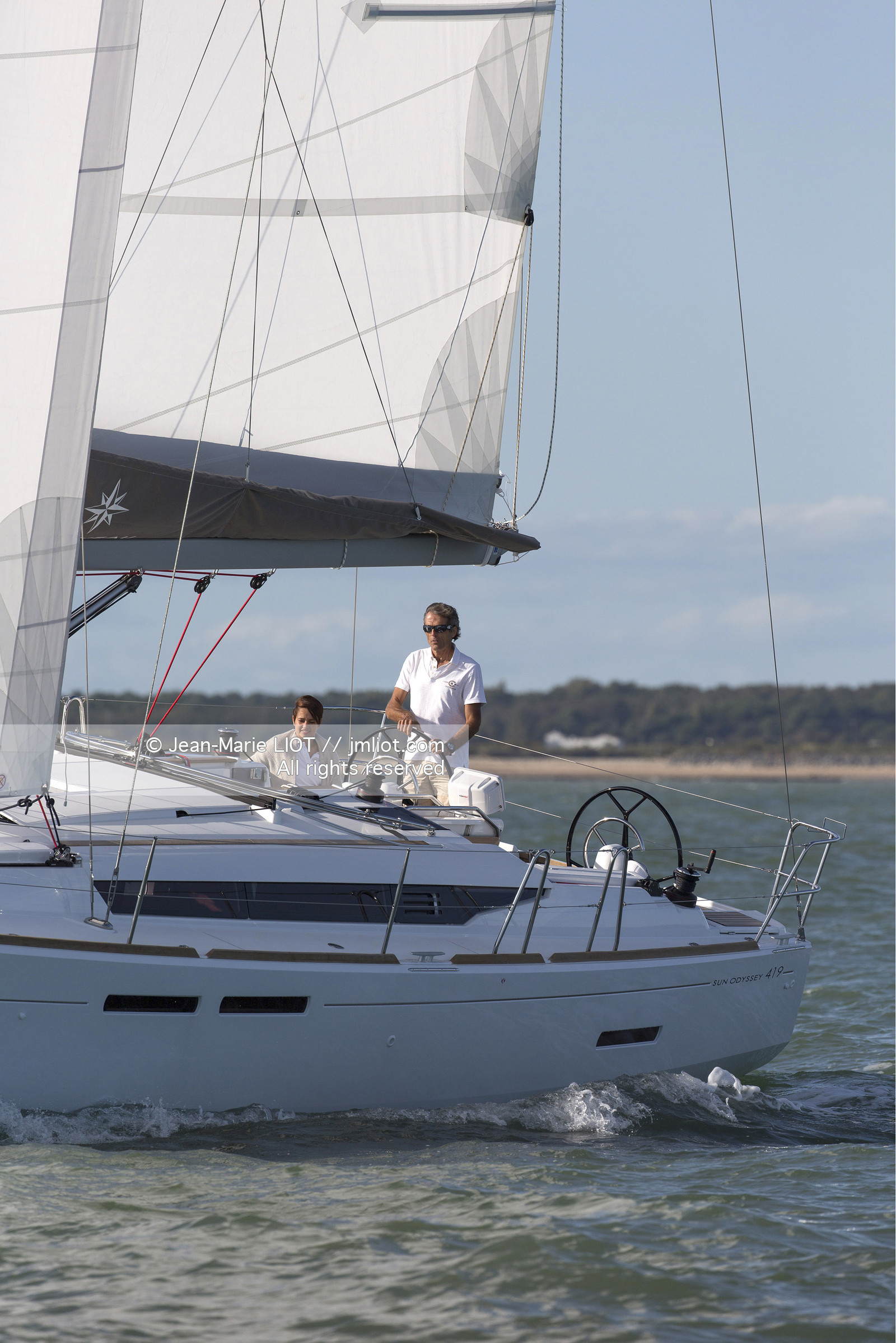 Ile de Ré, 23 09 2015, pour le chantier Jeanneau, le nouveau Jeanneau Sun Odyssey 419. Photo © Jean-Marie LIOT   Jeanneau