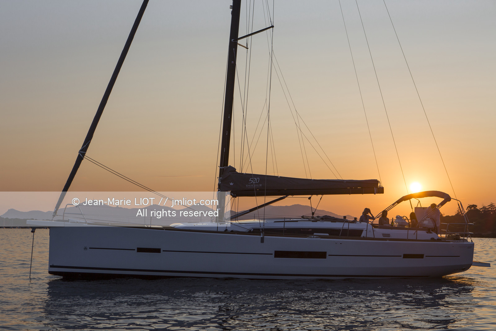 DUFOUR YACHTS 2017 - DUFOUR 520