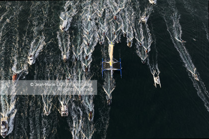 TRIMARAN MACIF - FRANCOIS GABART - RECORD DU TOUR DU MONDE EN SOLITAIRE SANS ESCALE