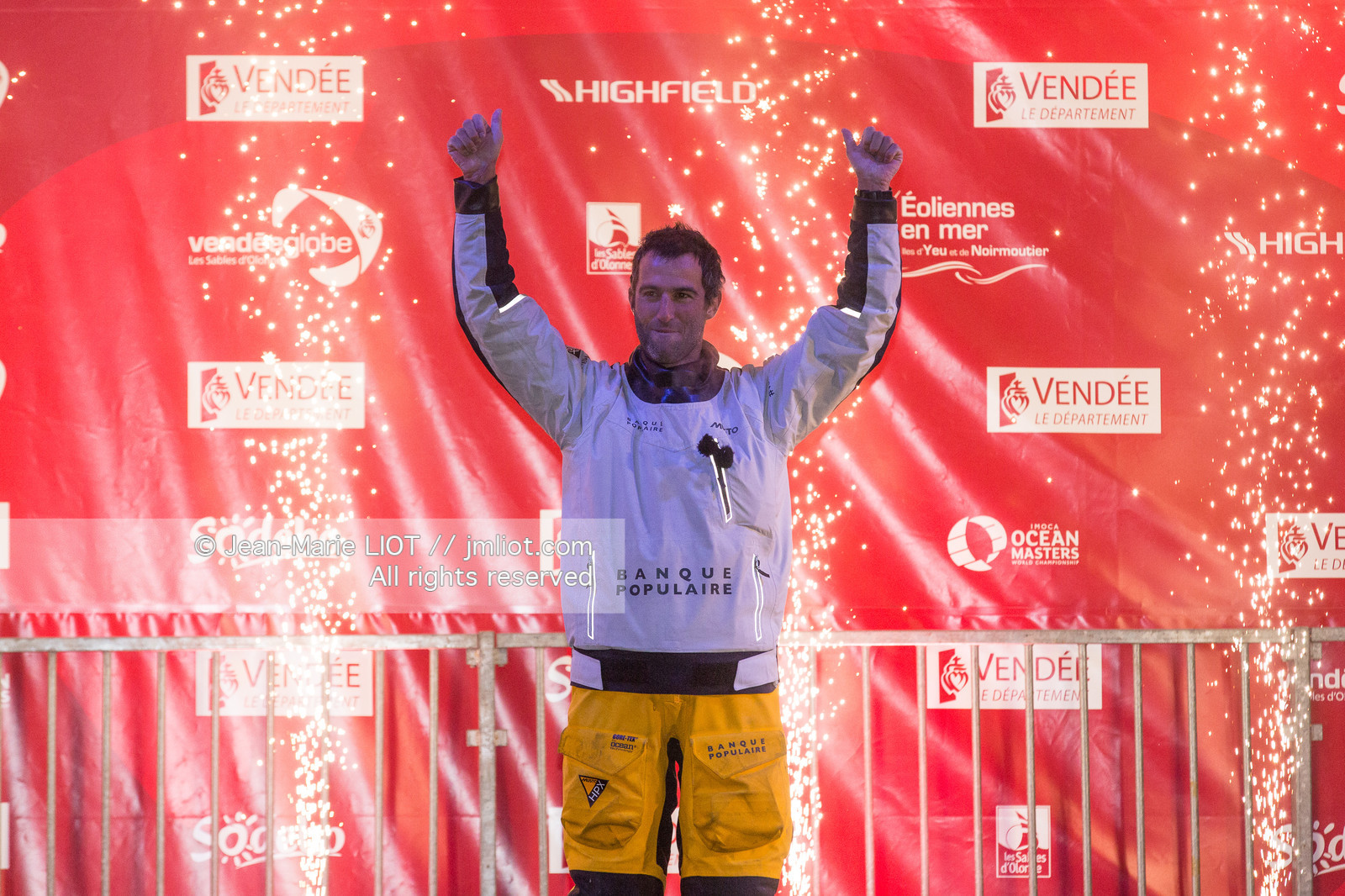 Les Sables d'Olonne, le 19 janvier 2017 arrivée d'Armel Le Cléac'h (FR) skipper de l'imoca Banque Populaire arrive 1er du Vendee globe 2016-2017. Photo © Jean-Marie Liot   DPPI