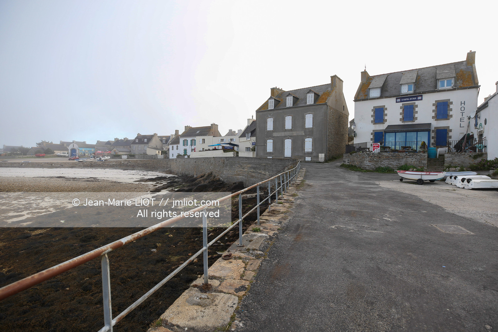 VOIILES ET VOILIERS - ILES OUBLIEES - ILE DE MOLENE