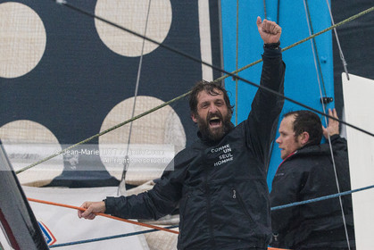 VENDEE GLOBE 2016-2017 - ARRIVEE ERIC BELLION - COMME UN SEUL HOMME