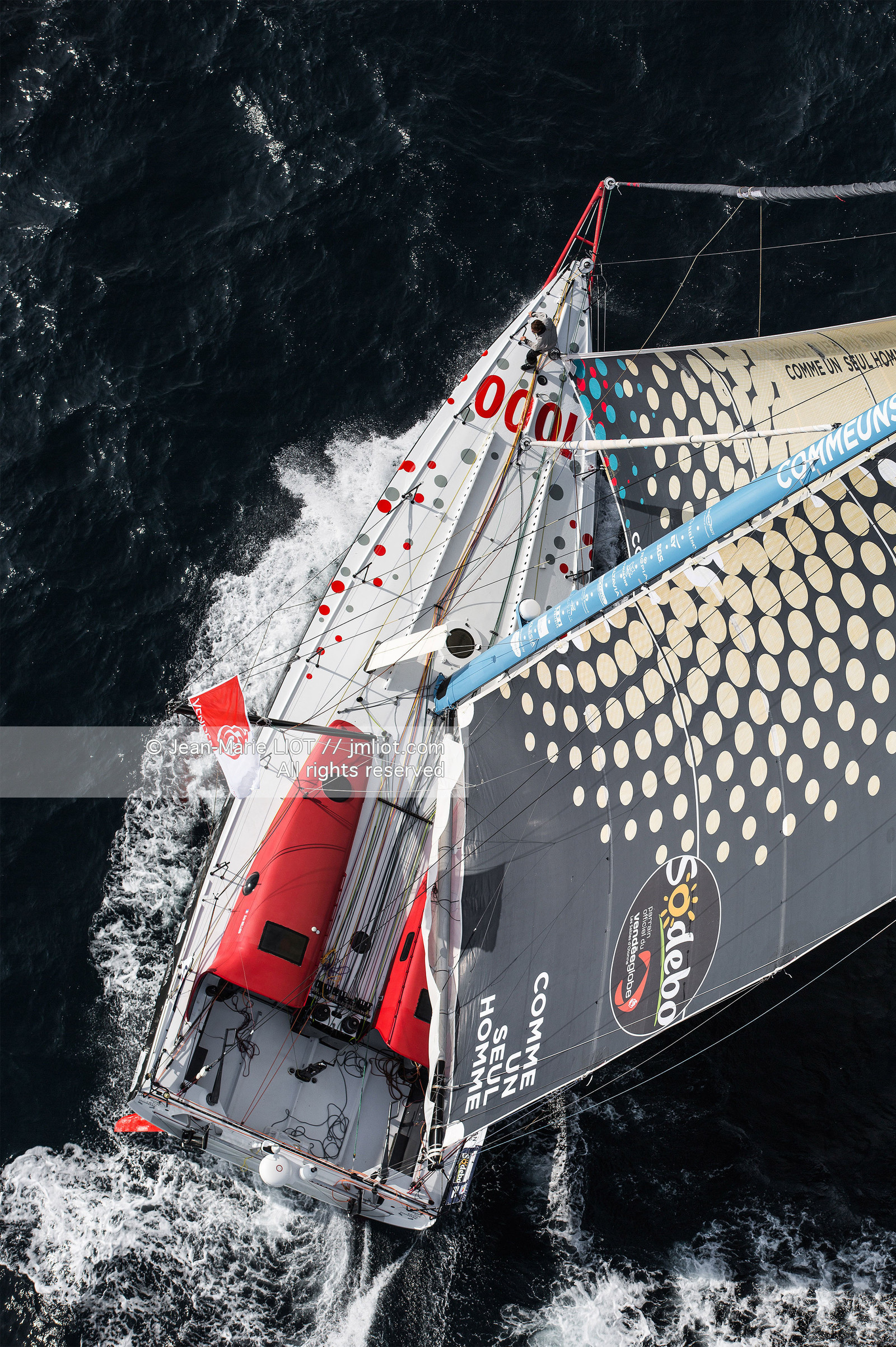 ERIC BELLION - COMME UN SEUL HOMME - VENDEE GLOBE 2016-2017