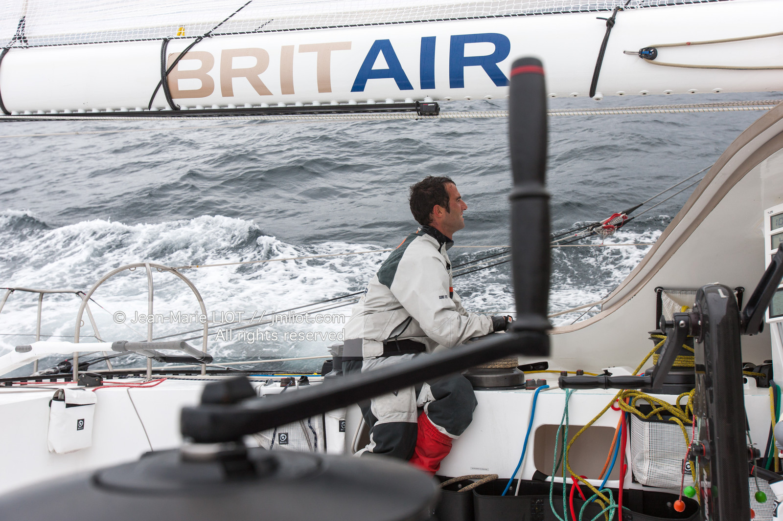 Armel le Cléac'h à l'entrainement sur Britair avant le départ de la route du Rhum 2010. Photo © Jean-Marie Liot.