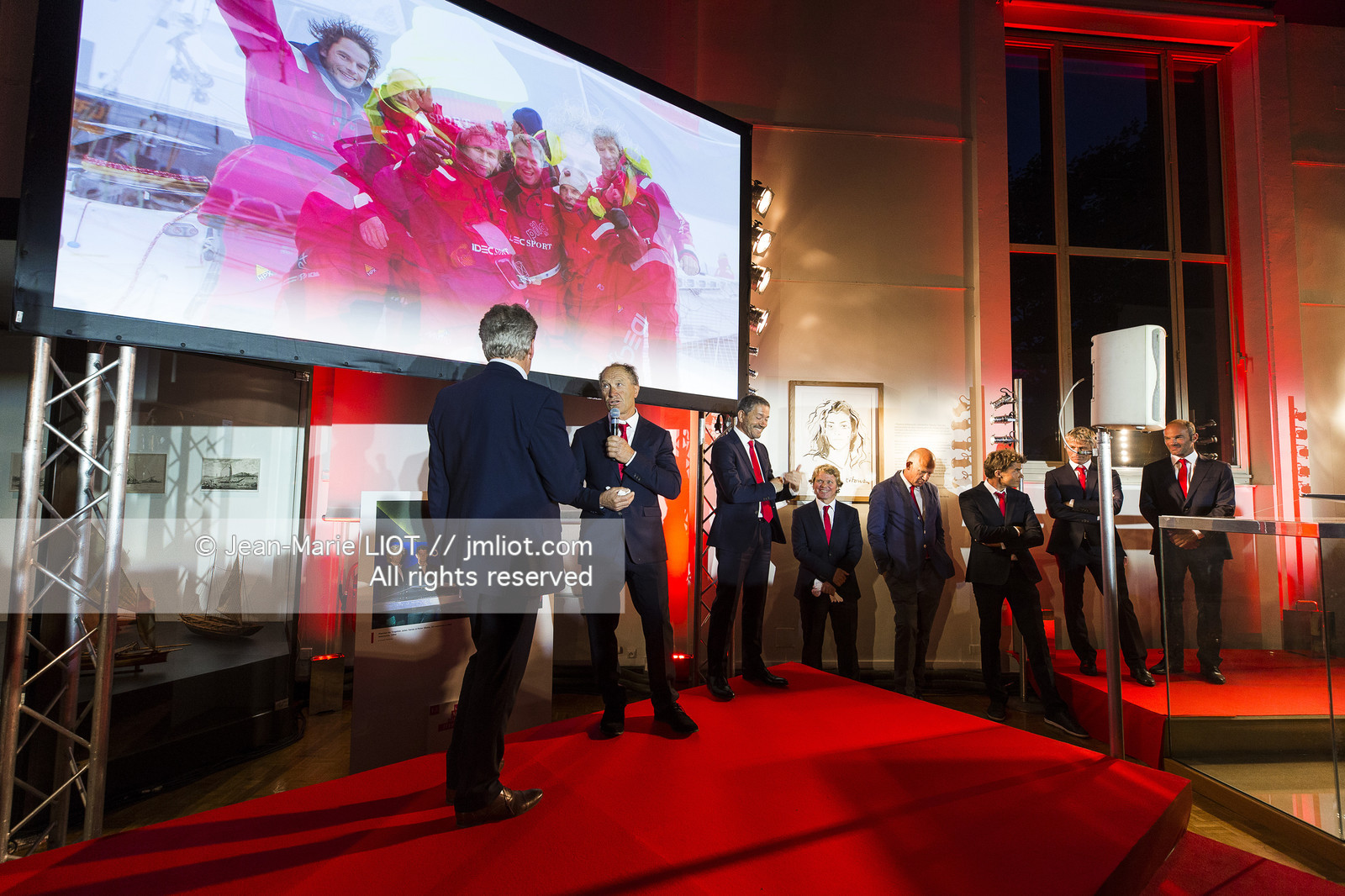TROPHEE JULES VERNE - IDEC SPORT - REMISE DFU TROPHEE