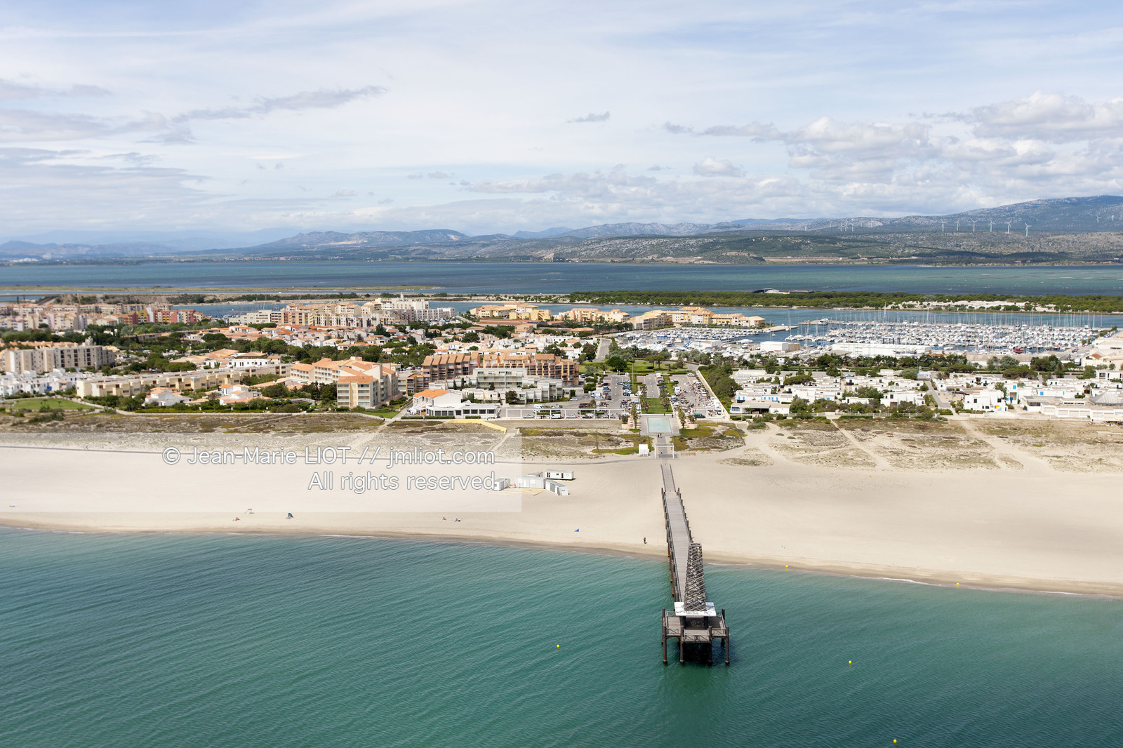 Leucate est une station balnéaire située dans le Golfe du Lion à mi chemin entre Narbonne et Perpignan dans le département du Languedoc-Roussillon..photo © jean-Marie Liot.