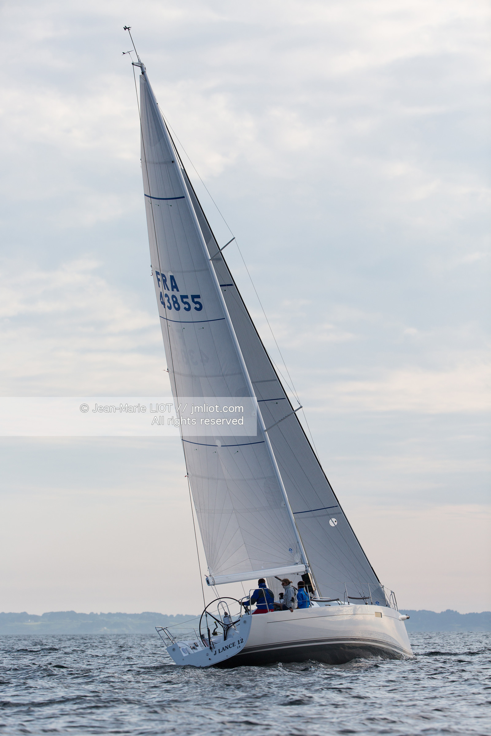 J COMPOSITES 2016 - J112E