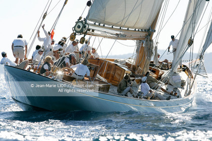 PHOTO ¬© JEAN-MARIE LIOT MENTION OBLIGATOIRE LES 5 ET 6 OCTOBRE 2006 LES VOILES DE SAINT-TROPEZ A BORD DE CAMBRIA
