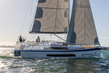 DUFOUR YACHTS 2022 - DUFOUR 37