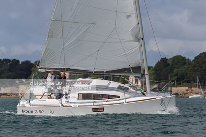 IKONE 750 - YACHT MAGAZINE ALLEMAGNE