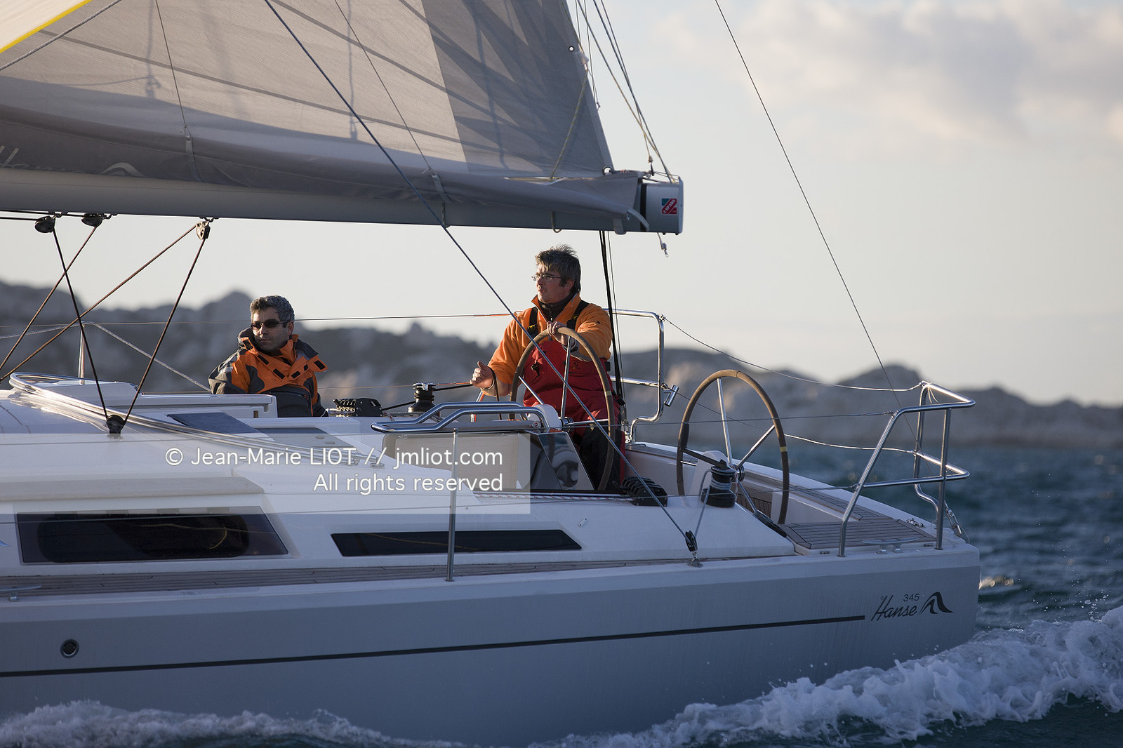 VOILE MAGAZINE - 100 MILLES A BORD