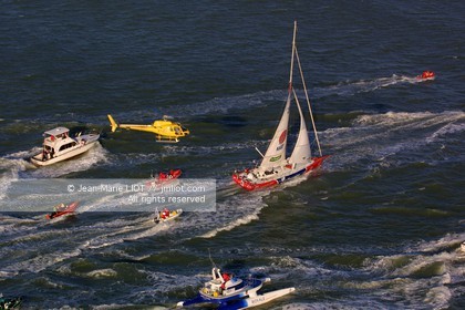 VENDEE GLOBE 2001- ROLAND JOURDAIN ARRIVAL
