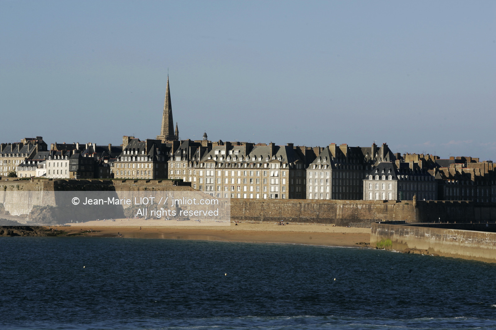 PHOTO © JEAN-MARIE LIOT