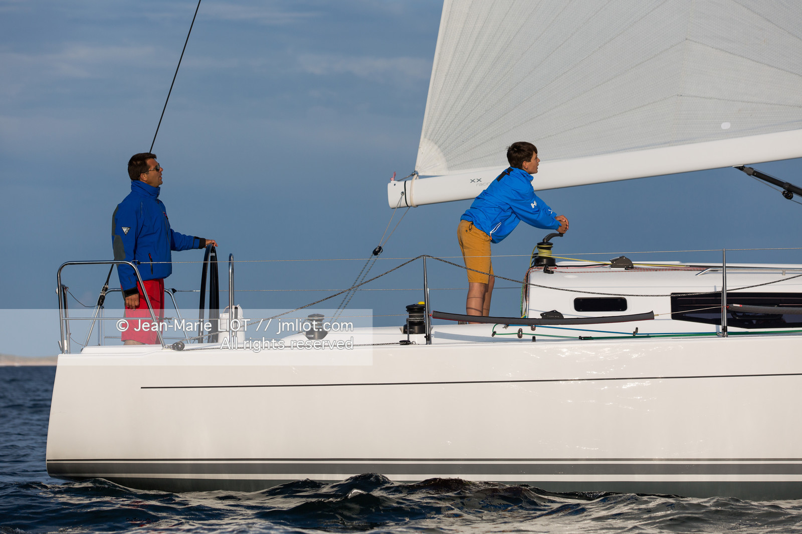 J COMPOSITES 2016 - J112E