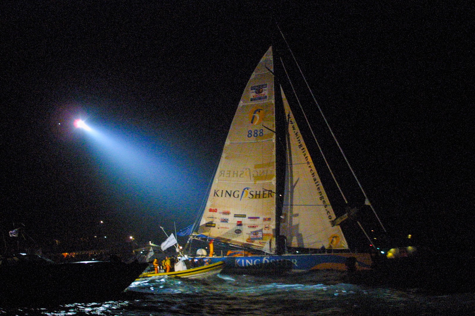 ARRIVEE ELLEN MACARTHUR - 2E