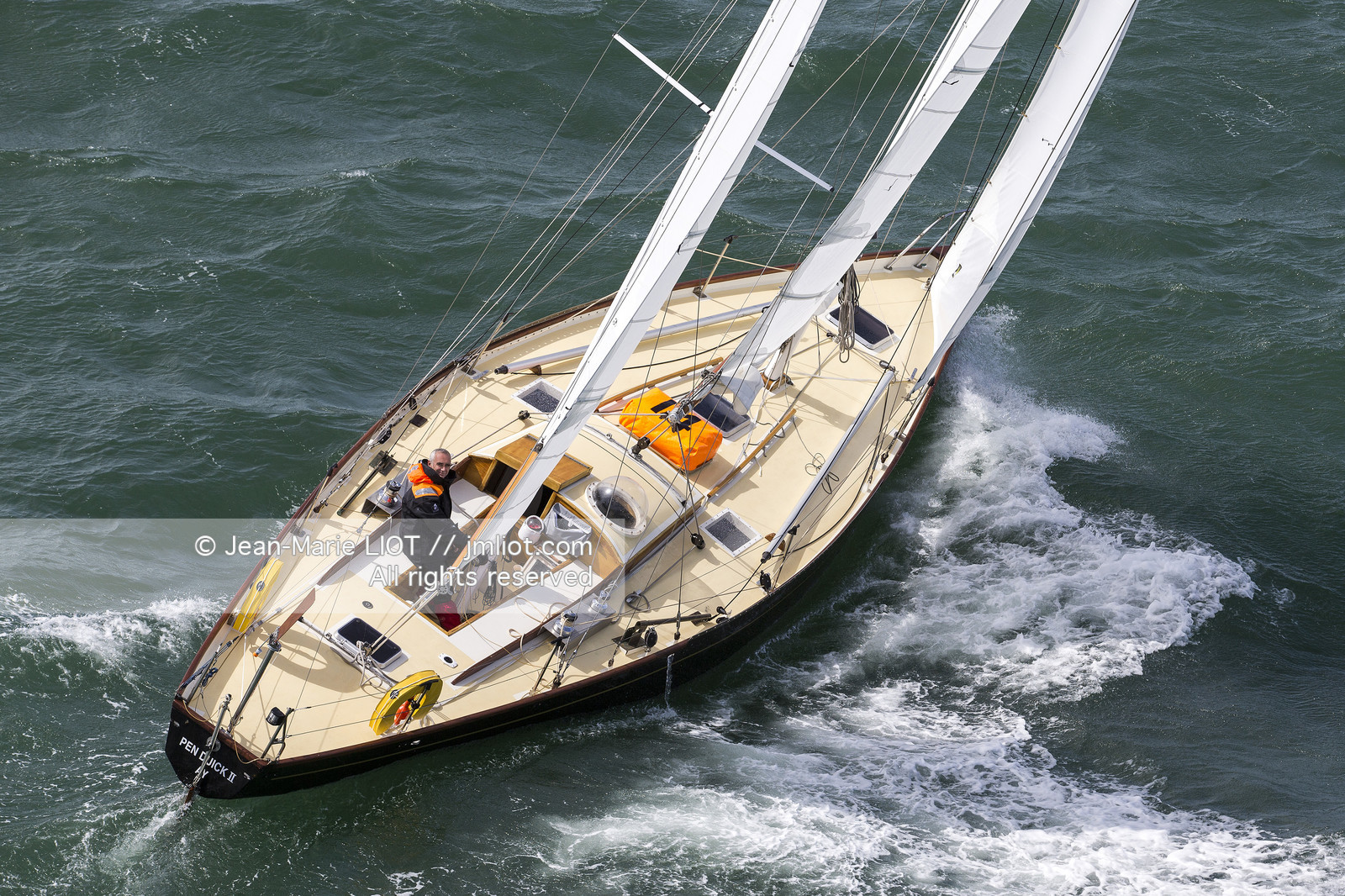 LOICK PEYRON A BORD DE PEN DUICK II