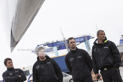 Maxi-Triimaran Spindrift 2 Launching