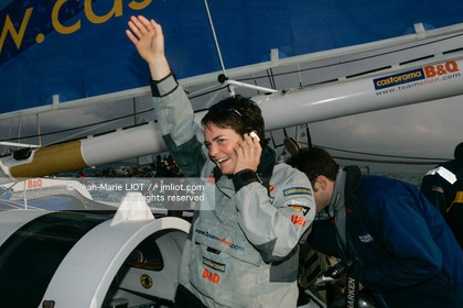 .   .Start Ellen MacArthur onboard maxi-trimaran B&Q Castorama, trying to beat Solo Handed Round the World record, in Falmouth (GB), on november 27, 2004, photo : Jean-Marie LIOT - www.jmliot.com