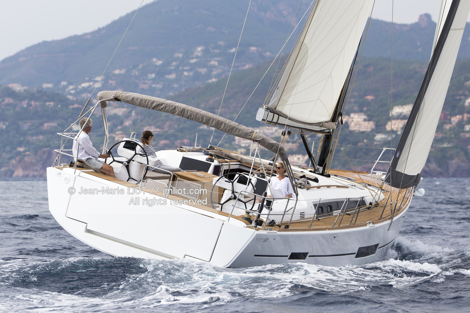 DUFOUR YACHTS 2017 - DUFOUR 520