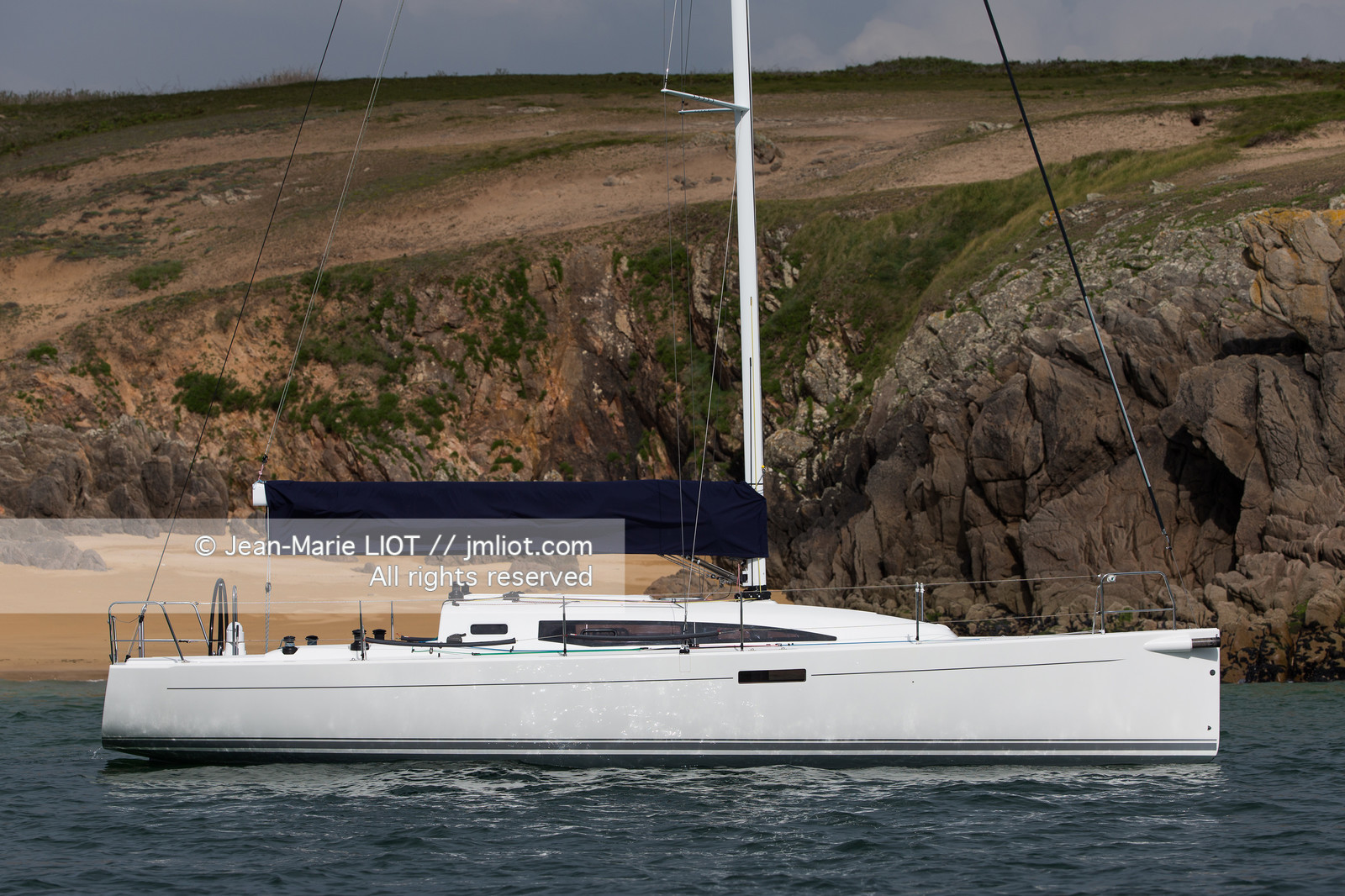 J COMPOSITES 2016 - J112E