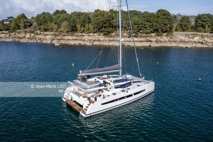 FOUTAINE PAJOT 2022 - AURA 51