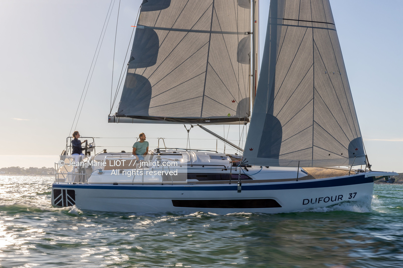 DUFOUR YACHTS 2022 - DUFOUR 37