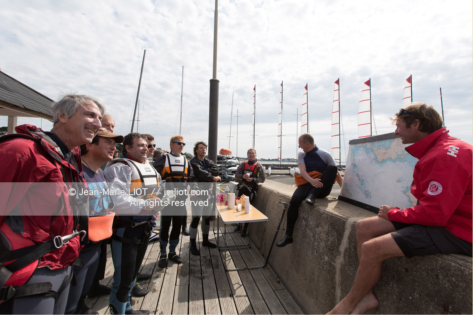 VOILES ET VOILIERS - RAID CATA EN BRETAGNE SUD