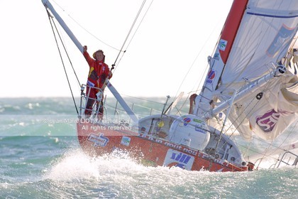 VENDEE GLOBE 2001- ROLAND JOURDAIN ARRIVAL