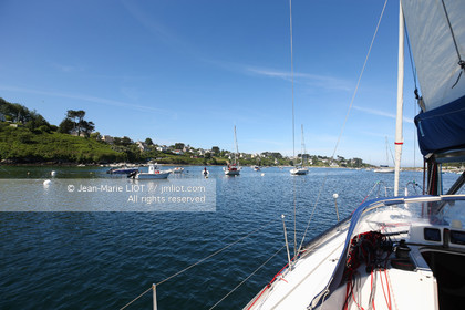VOIILES ET VOILIERS - ILES OUBLIEES - ILE DE MOLENE
