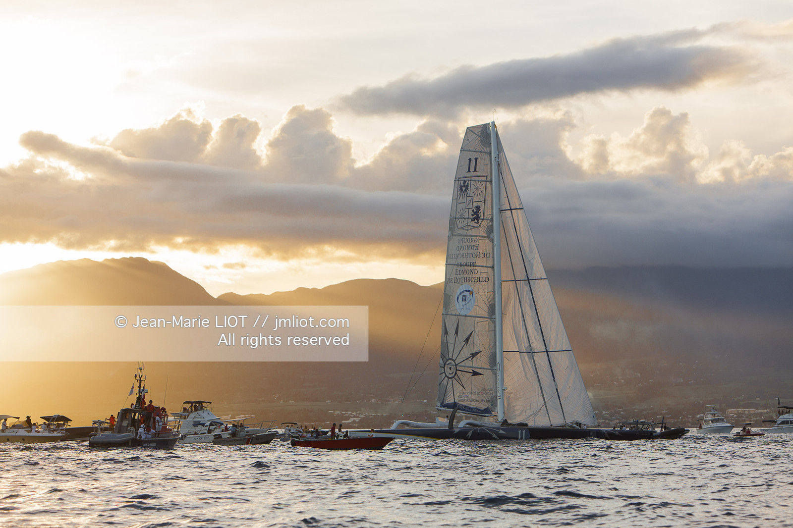 ROUTE DU RHUM 2010 - ARRIVEE YANN GUICHARD