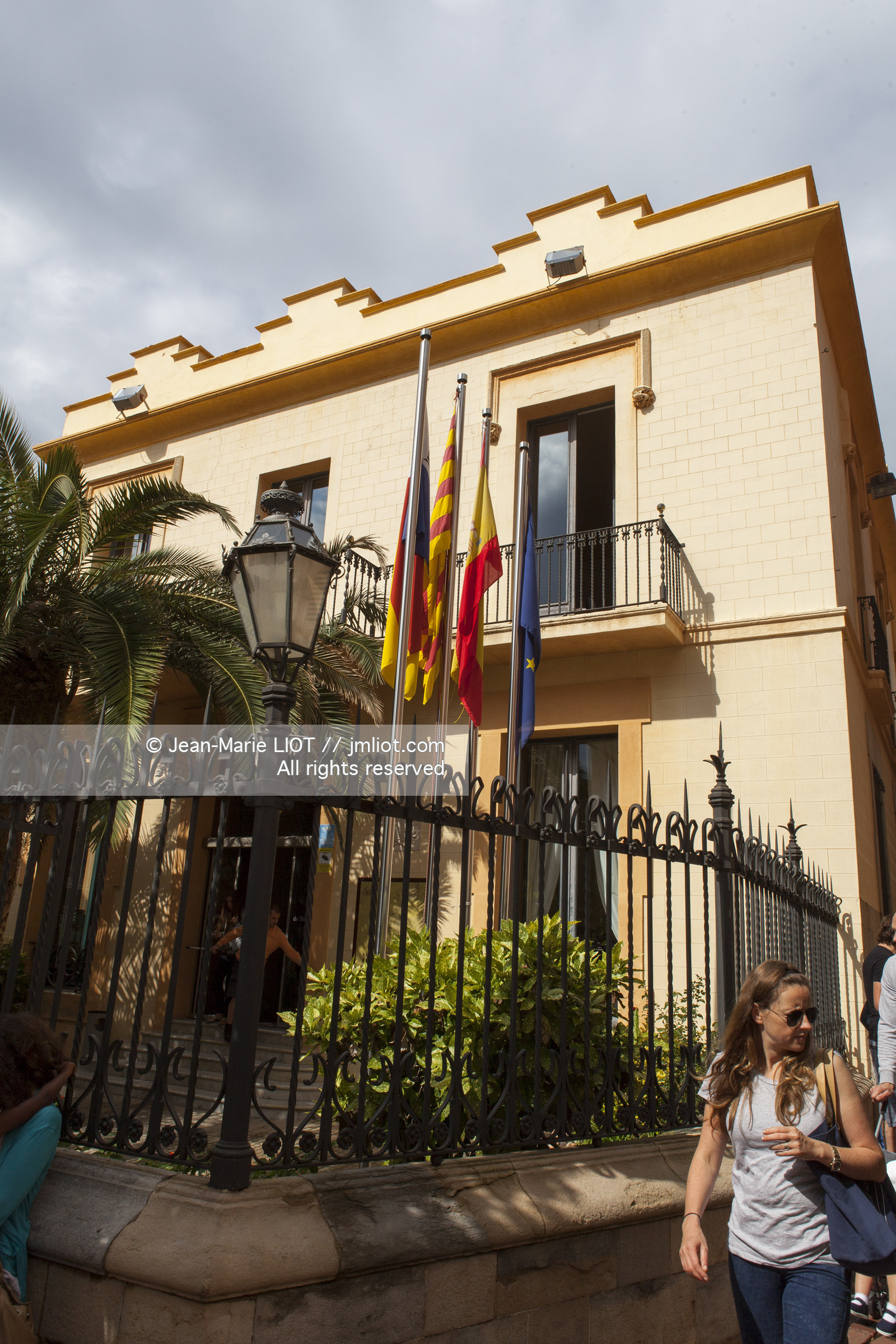 Le village de Begur et ses plages constituent l'un des lieux les plus touristique de la Costa Brava..La cote de begur bénéficie d'un littoral d'une grande beauté composé de falaises, de criques d'eau cristallines, de pinedes.....Photo © Jean-Marie Liot.