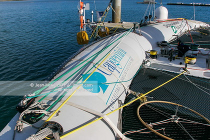 .Start Jules Verne Trophy maxi trimaran Geronimo, skipper Olivier de Kersauzon, on décember 28, 2004, Photo Jean-Marie LIOT - www.jmliot.com