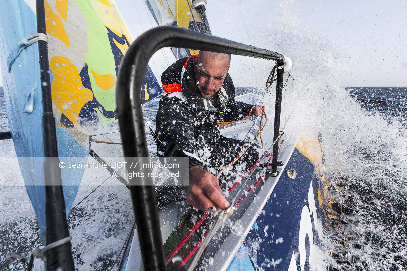 DES PIEDS ET DES MAINS - DAMIEN SEGUIN