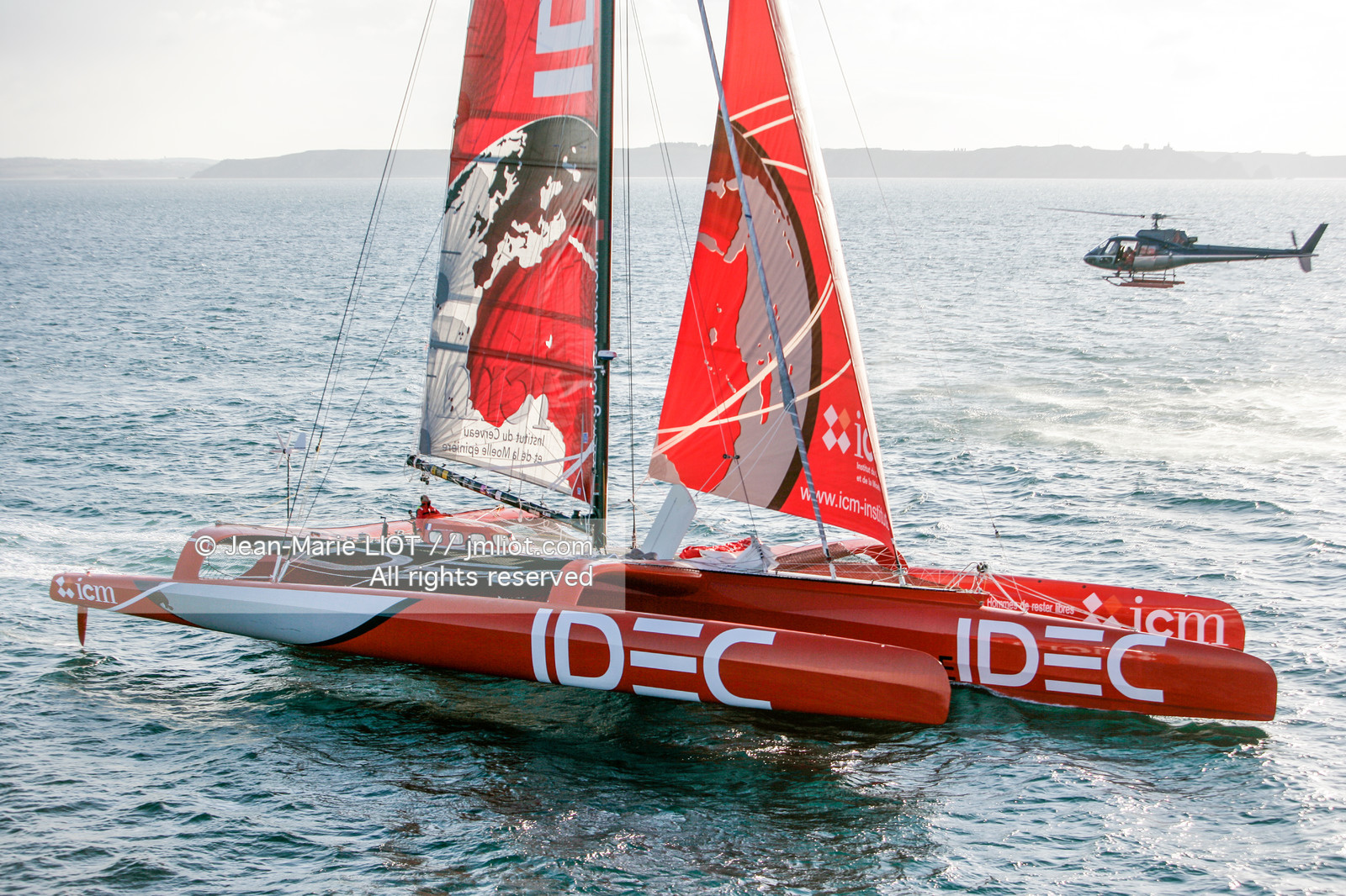 SAILING IDEC & FRANCIS JOYON
