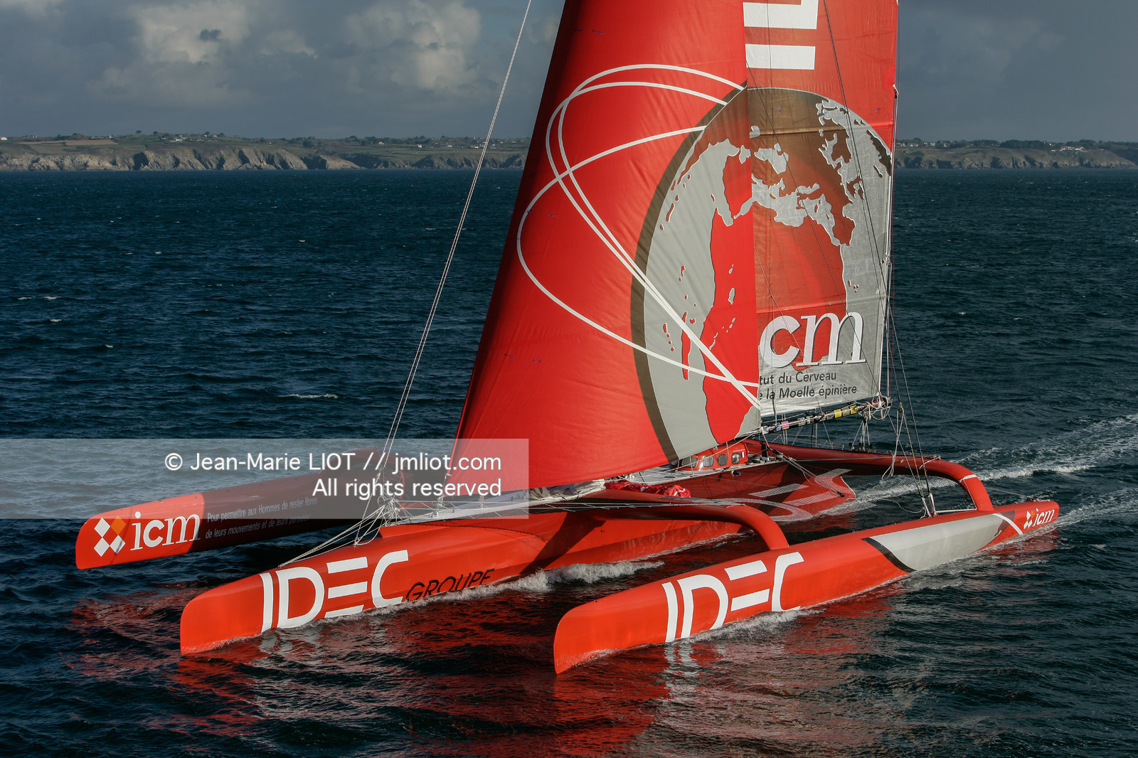 SAILING IDEC & FRANCIS JOYON
