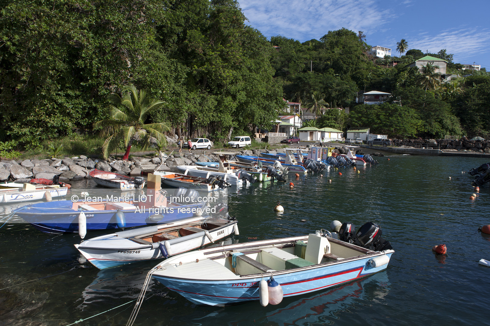 La Guadeloupe est un departement français d'Outre Mer situe dans l'archipel des Antilles. L'ile est bordee d'une part par la Mer des Caraïbes et l'Ocean Atlantique..La guadeloupe est composé de deux îles: la Grande-Terre et la Basse-Terre..Photo © Jean-Marie Liot.