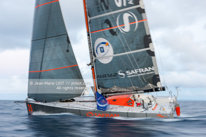 ROUTE DU RHUM 2010 - ARRIVEE DE MARC GUILLEMOT