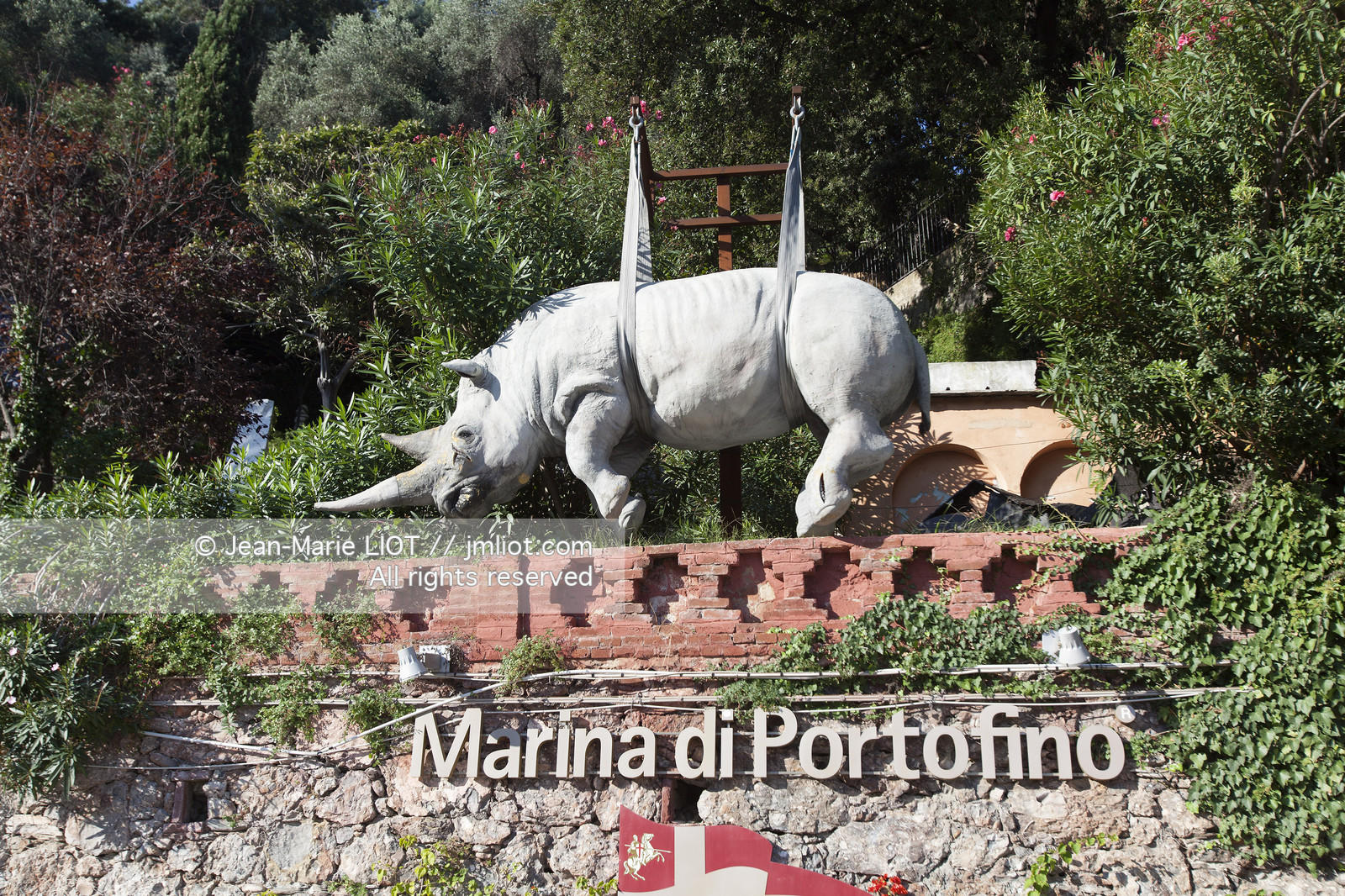 Portofino,le joli port en italien est situé au creux d'une anse sur la côte Ligure. Ce petit port de pêche devenu une des stations balnéaires les plus huppées d'Italie n'a pourtant pas perdu son charme..photo © Jean-Marie Liot.