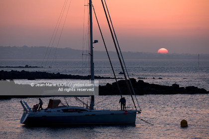 VOILE MAG - 100 MILLES A BORD